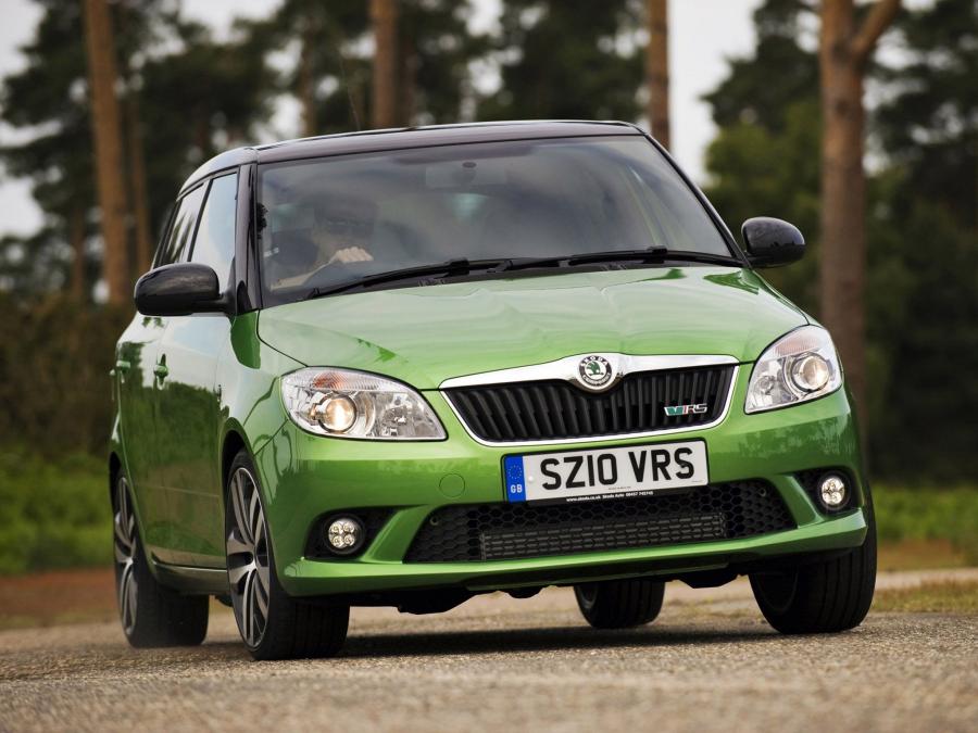  Skoda Fabia RS 2010 года  (UK) (фото 14 из 30)